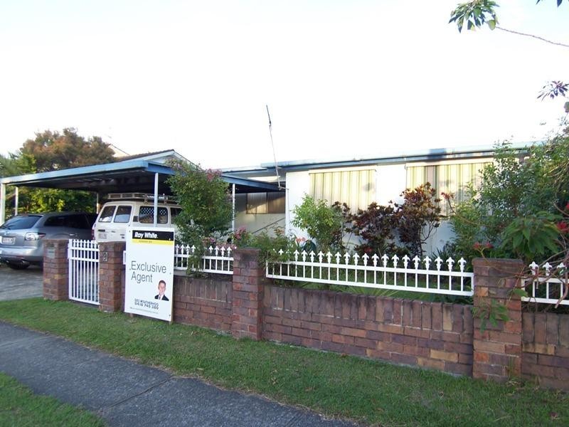 9 Morala Avenue, Biggera Waters QLD 4216