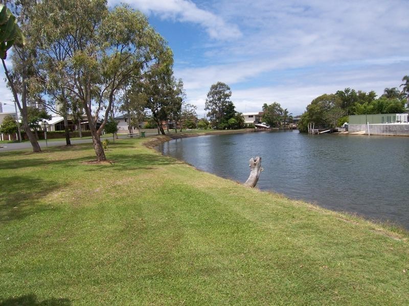 9 Morala Avenue, Biggera Waters QLD 4216