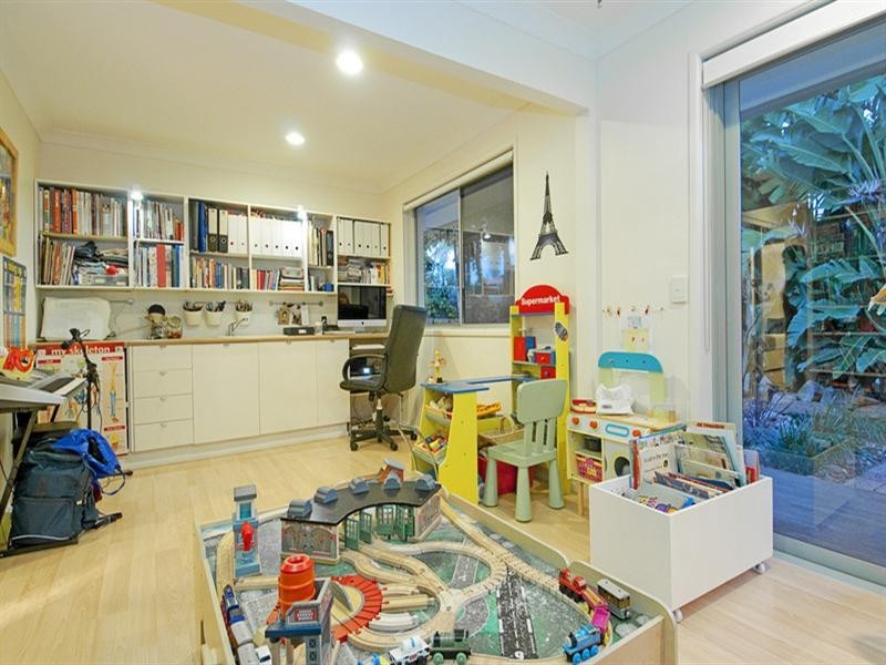 64 Poinsettia Avenue, Runaway Bay QLD 4216