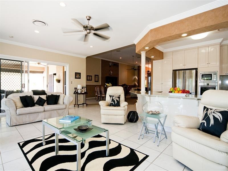 10 Grand Canal Way, Runaway Bay QLD 4216
