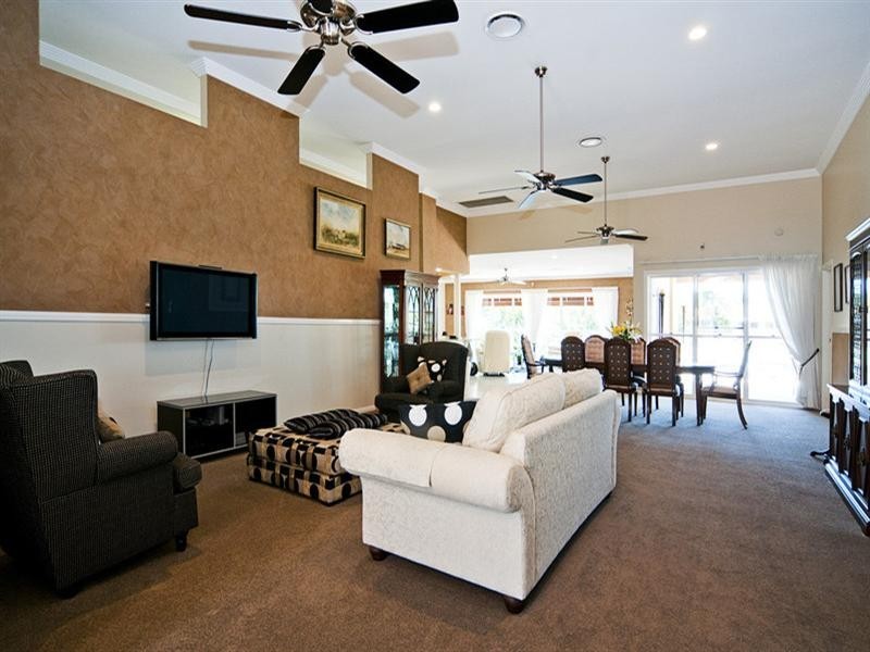 10 Grand Canal Way, Runaway Bay QLD 4216
