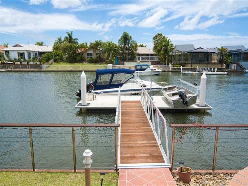 10 Grand Canal Way, Runaway Bay QLD 4216