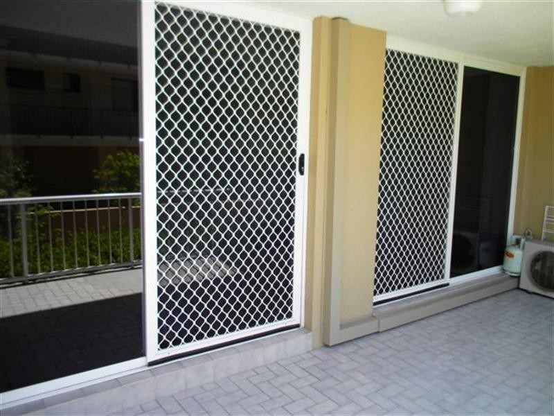 3/111 Frank Street, Labrador QLD 4215