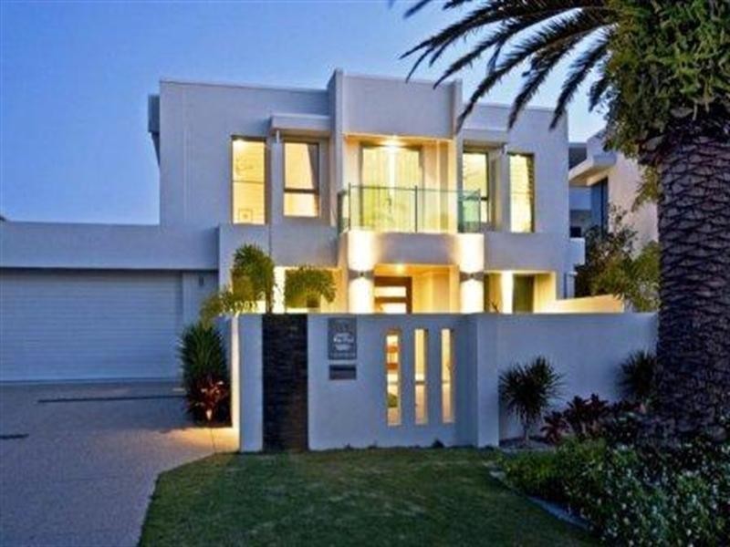 Sovereign Islands QLD 4216