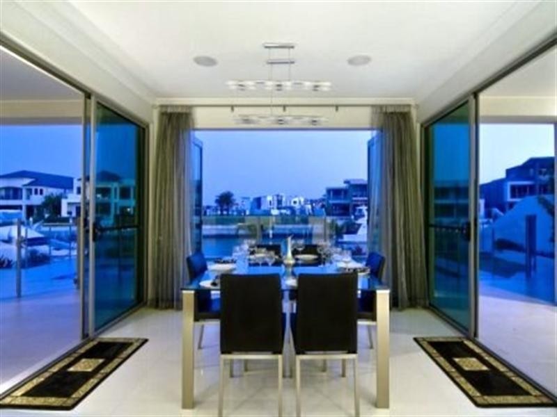 Sovereign Islands QLD 4216