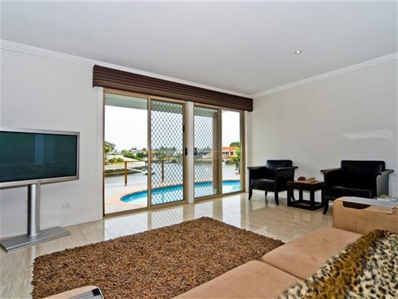 164 Sundance Way, Runaway Bay QLD 4216