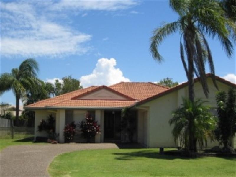 112 MONTEREY KEYS Drive, Helensvale QLD 4212