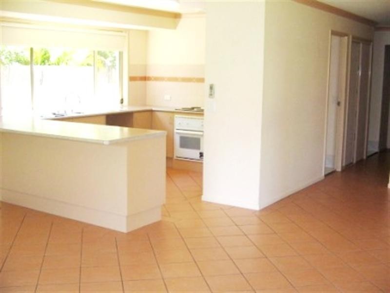 112 MONTEREY KEYS Drive, Helensvale QLD 4212