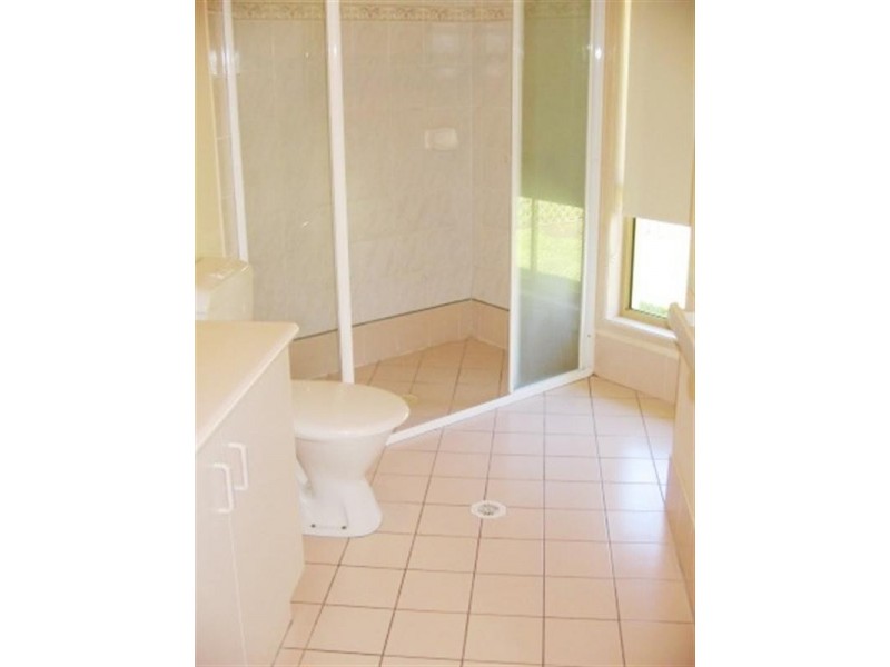 112 MONTEREY KEYS Drive, Helensvale QLD 4212