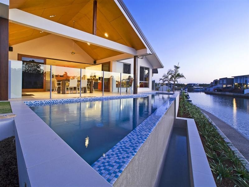 22 Middle Quay Drive, Biggera Waters QLD 4216