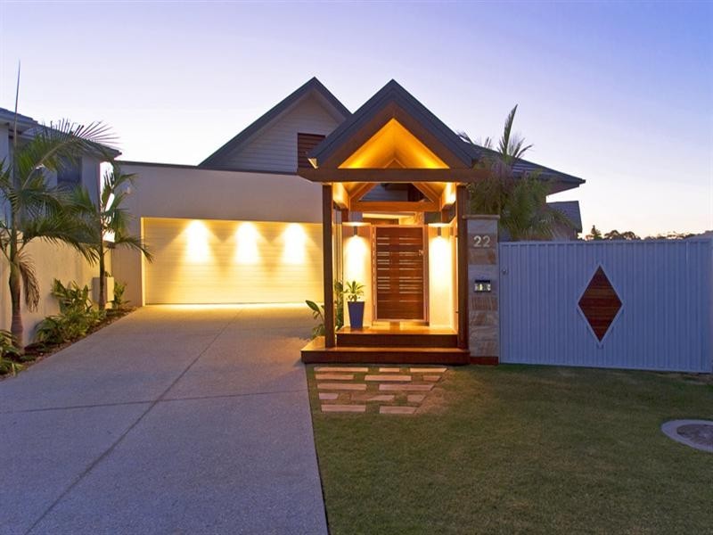 22 Middle Quay Drive, Biggera Waters QLD 4216