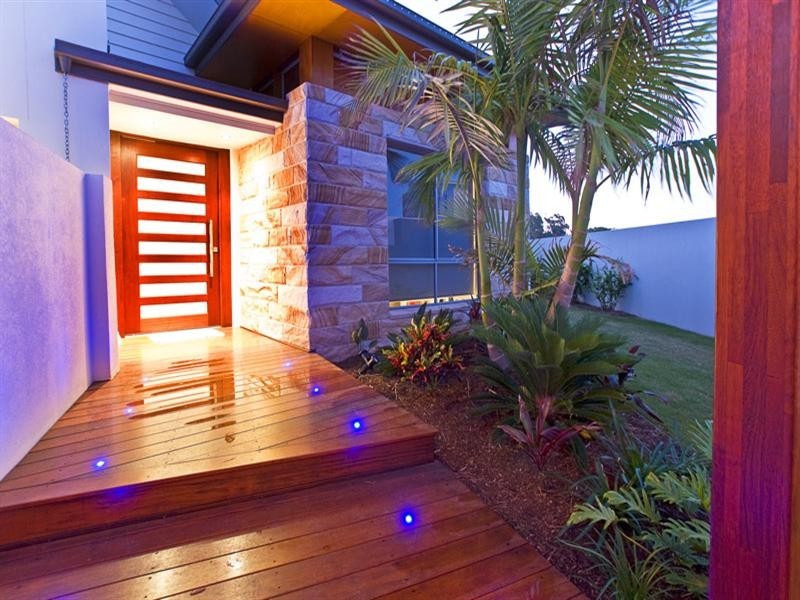 22 Middle Quay Drive, Biggera Waters QLD 4216