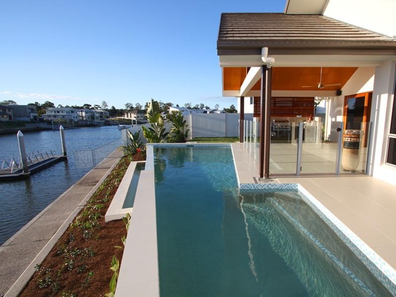 22 Middle Quay Drive, Biggera Waters QLD 4216