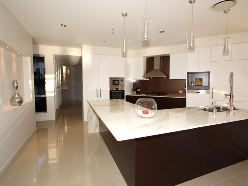 22 Middle Quay Drive, Biggera Waters QLD 4216