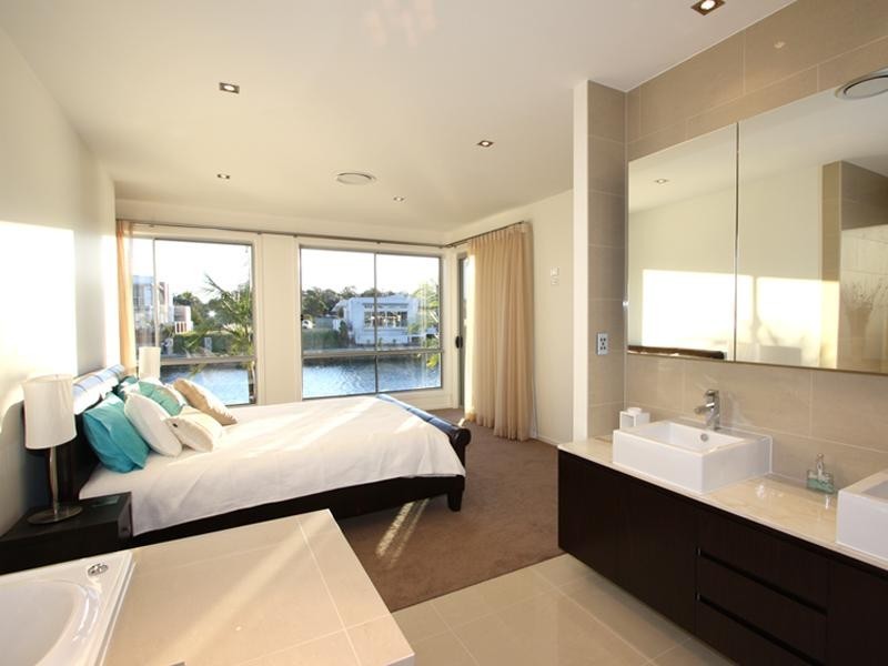 22 Middle Quay Drive, Biggera Waters QLD 4216