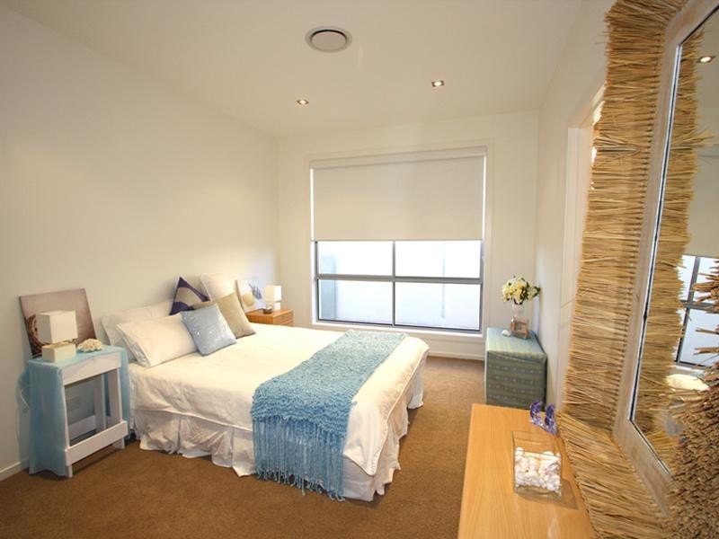 22 Middle Quay Drive, Biggera Waters QLD 4216