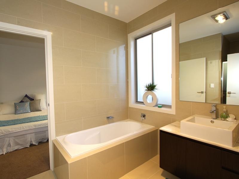 22 Middle Quay Drive, Biggera Waters QLD 4216