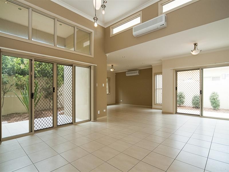 75 East Quay Drive, Biggera Waters QLD 4216