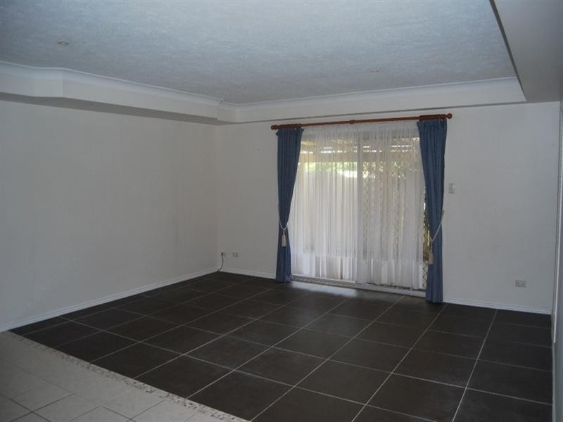 Hollywell QLD 4216