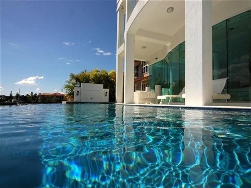 Sovereign Islands QLD 4216