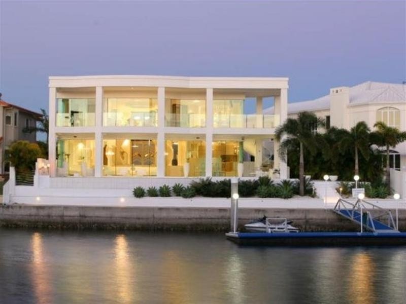 Sovereign Islands QLD 4216