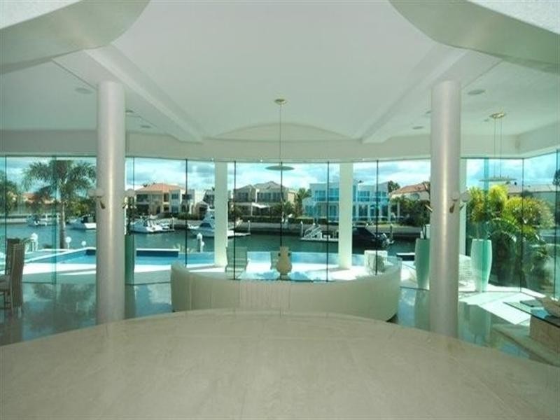 Sovereign Islands QLD 4216