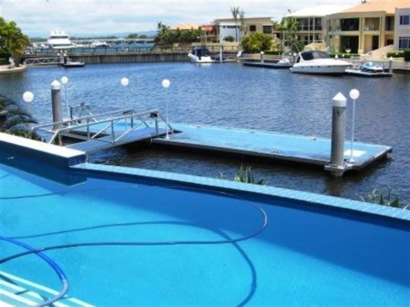 Sovereign Islands QLD 4216