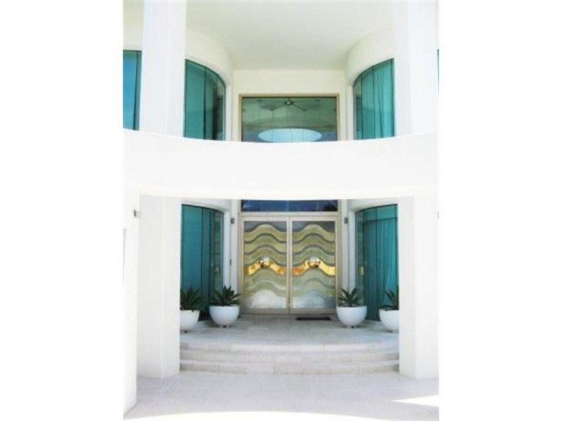 Sovereign Islands QLD 4216