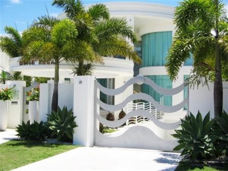 Sovereign Islands QLD 4216