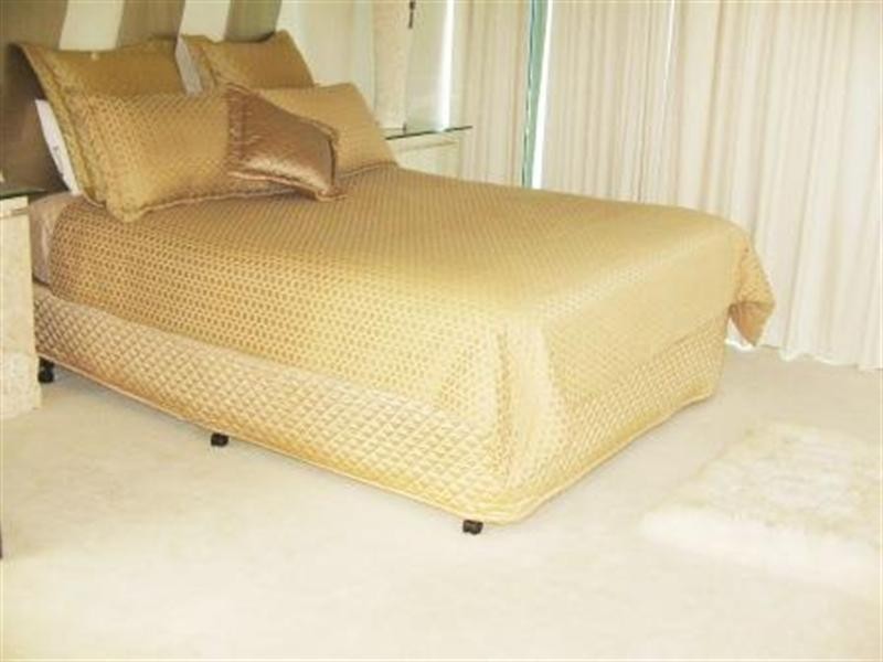 Sovereign Islands QLD 4216