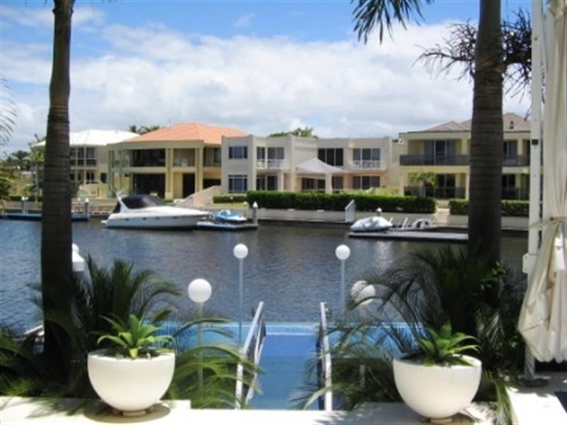 Sovereign Islands QLD 4216