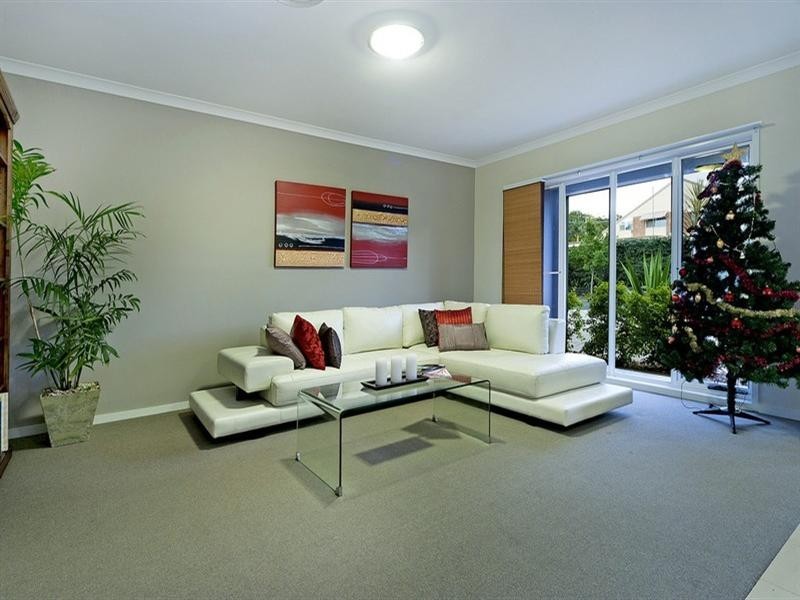 77 Compass Drive, Biggera Waters QLD 4216