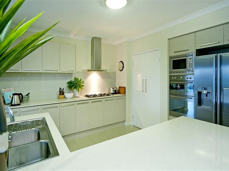 77 Compass Drive, Biggera Waters QLD 4216