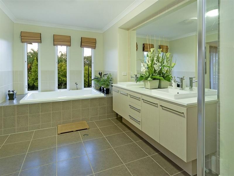 77 Compass Drive, Biggera Waters QLD 4216