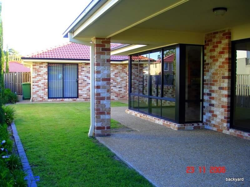 212 Crestwood Drive, Molendinar QLD 4214