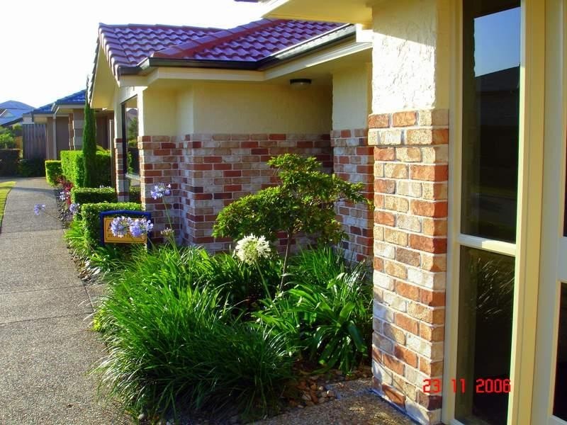 212 Crestwood Drive, Molendinar QLD 4214