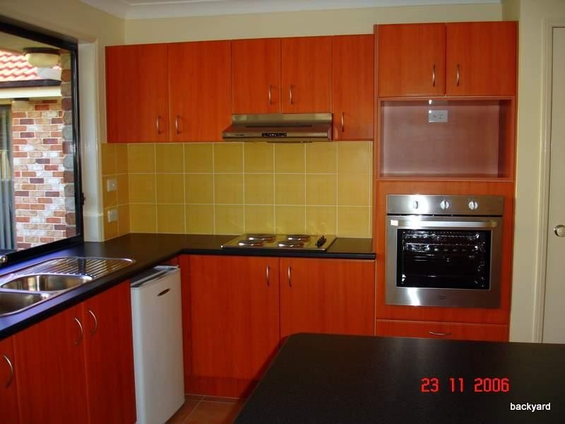 212 Crestwood Drive, Molendinar QLD 4214