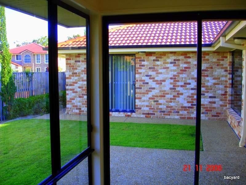 212 Crestwood Drive, Molendinar QLD 4214