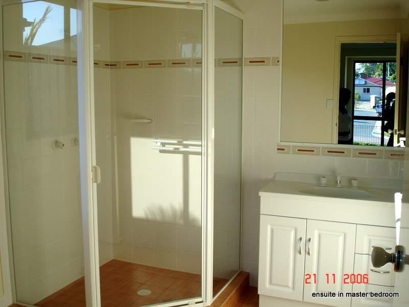 212 Crestwood Drive, Molendinar QLD 4214