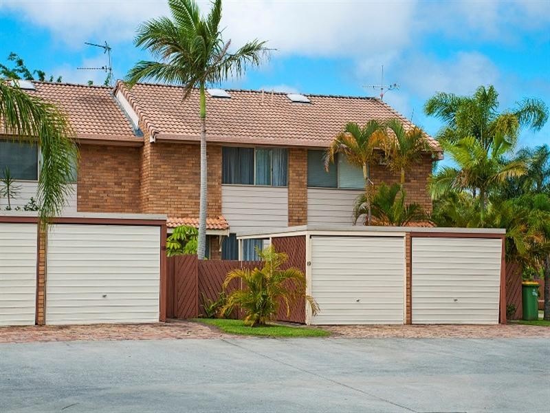 19/81 Olsen Avenue, Labrador QLD 4215