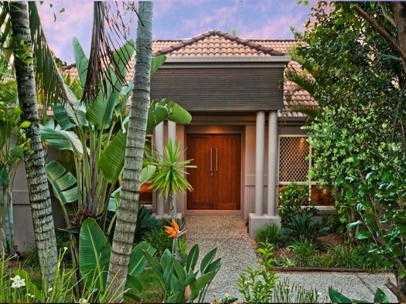 38 Arun Drive, Arundel QLD 4214