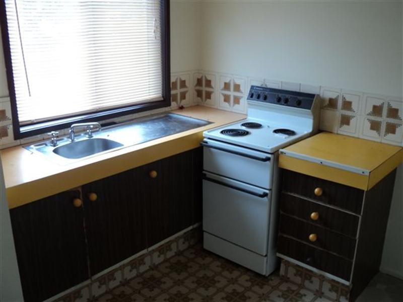 1/36 Anembo Street, Chevron Island QLD 4217