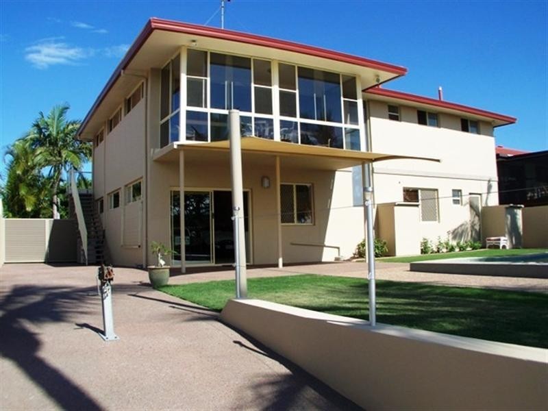 50 Lindsay Parade, Paradise Point QLD 4216