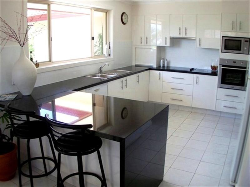 50 Lindsay Parade, Paradise Point QLD 4216