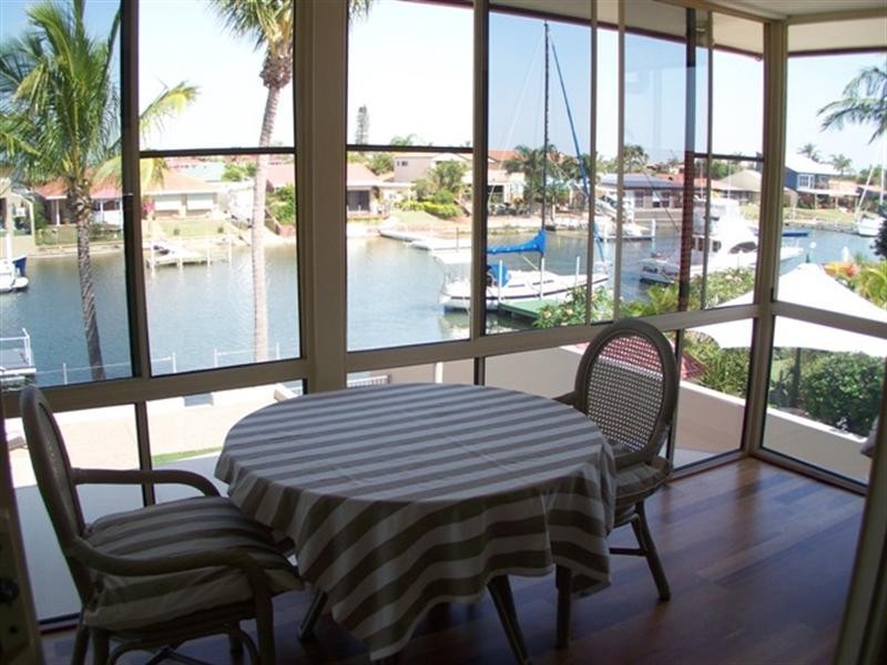 50 Lindsay Parade, Paradise Point QLD 4216