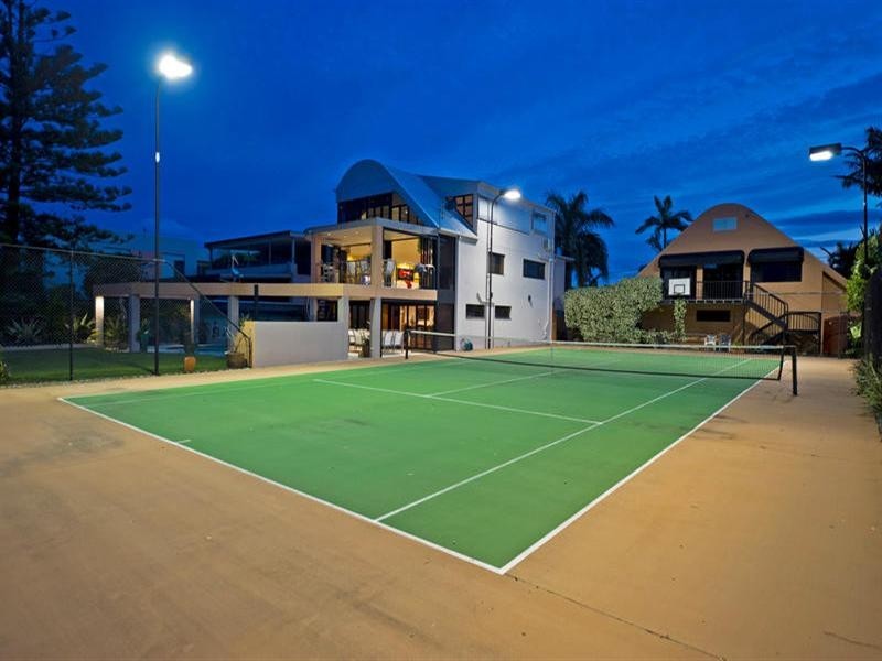 17-19 Howard Street, Runaway Bay QLD 4216