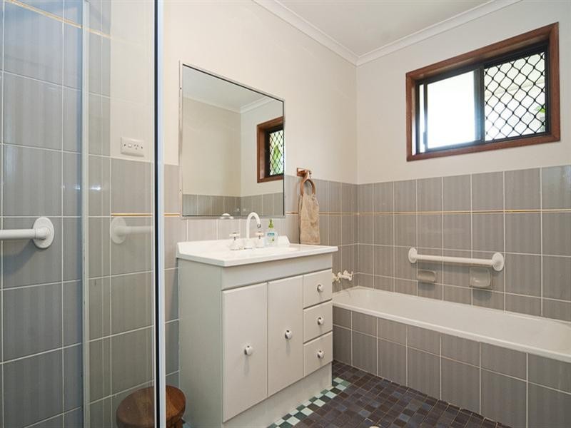 5 Hansford Road, Coombabah QLD 4216