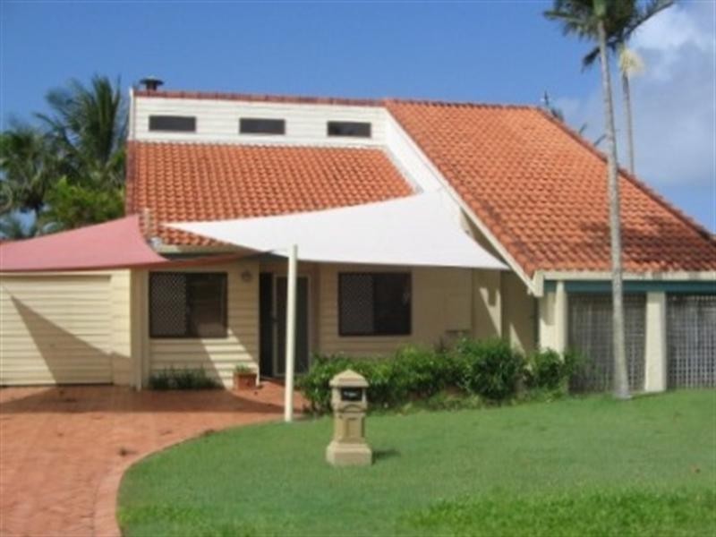 11 BASS Place, Paradise Point QLD 4216
