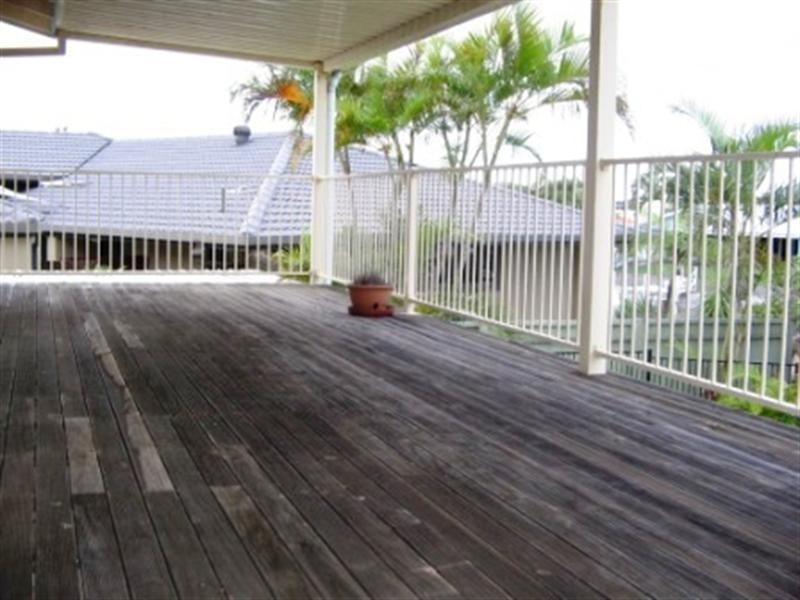 11 BASS Place, Paradise Point QLD 4216