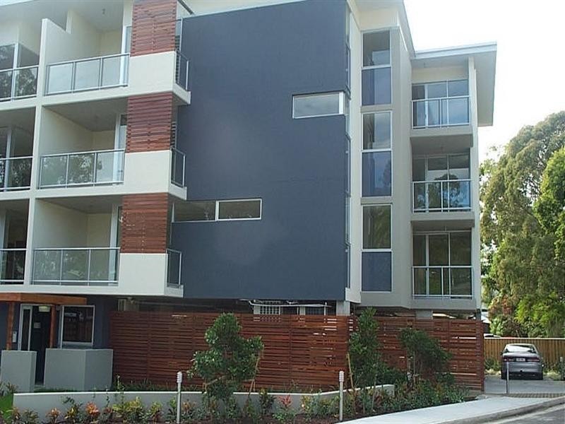 2/5 Carey Lane, Southport QLD 4215